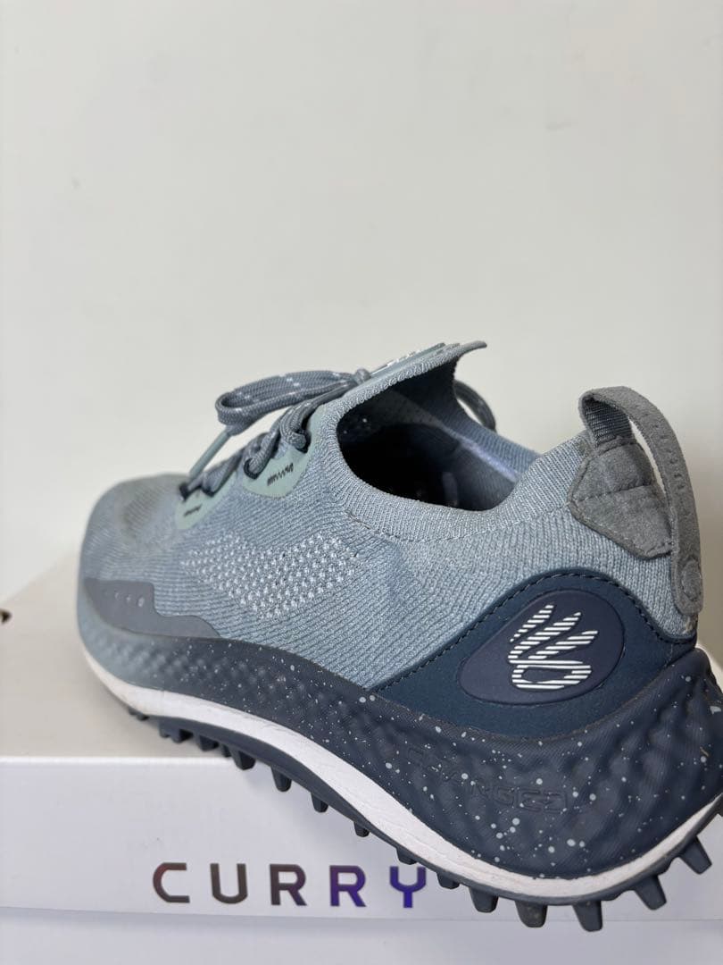 アンダーアーマー　ゴルフシューズ グレー