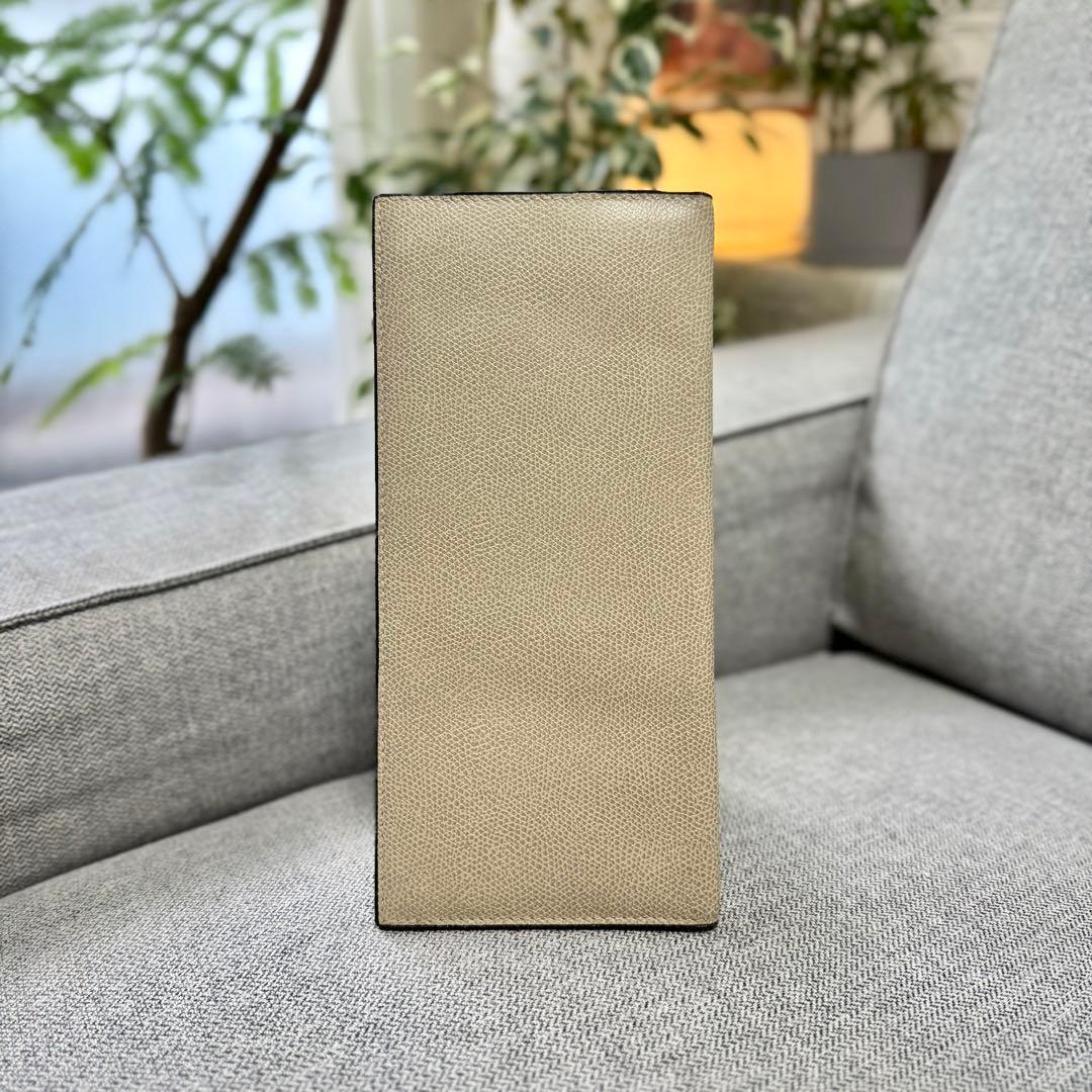 ヴァレクストラ パスポートケース 6カード トラベルドキュメントホルダー