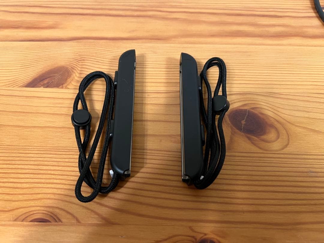 Nintendo Switch 本体【充電グリップ、microSD付き】