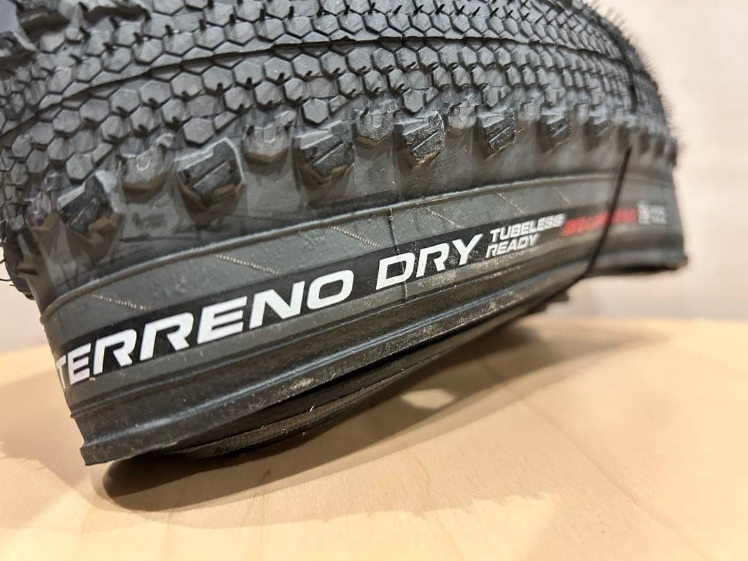 【新品・未使用品】TERRENO DRY 700×38c 2本セット