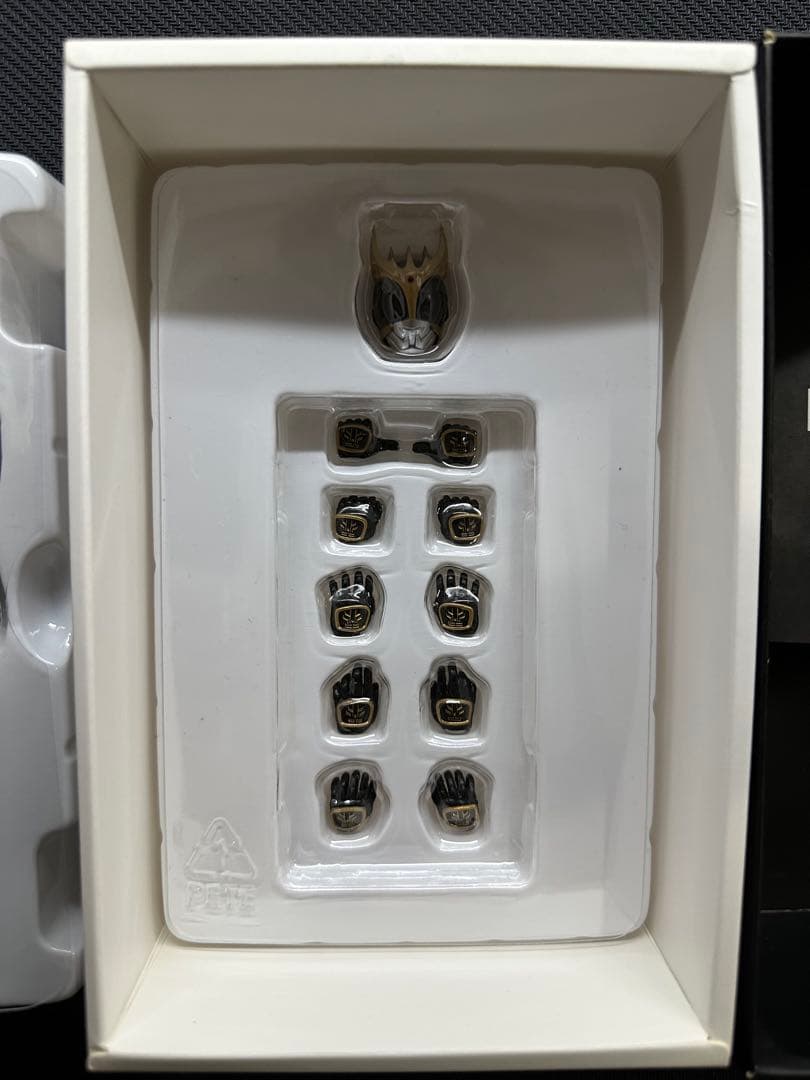 真骨彫　SHFiguarts 仮面ライダークウガ アルティメットフォーム