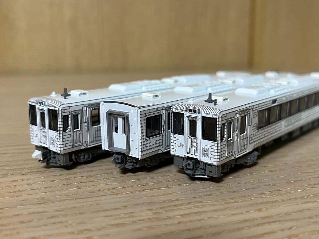 KATO キハ110系〈TOHOKU EMOTION〉タイプ3両セット