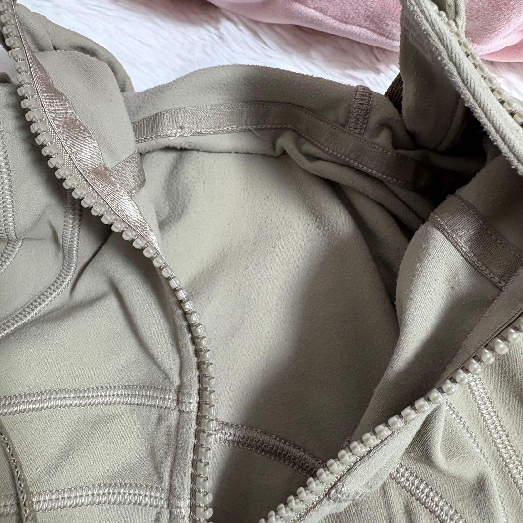 ルルレモン Define フード付きクロップド サイズ8