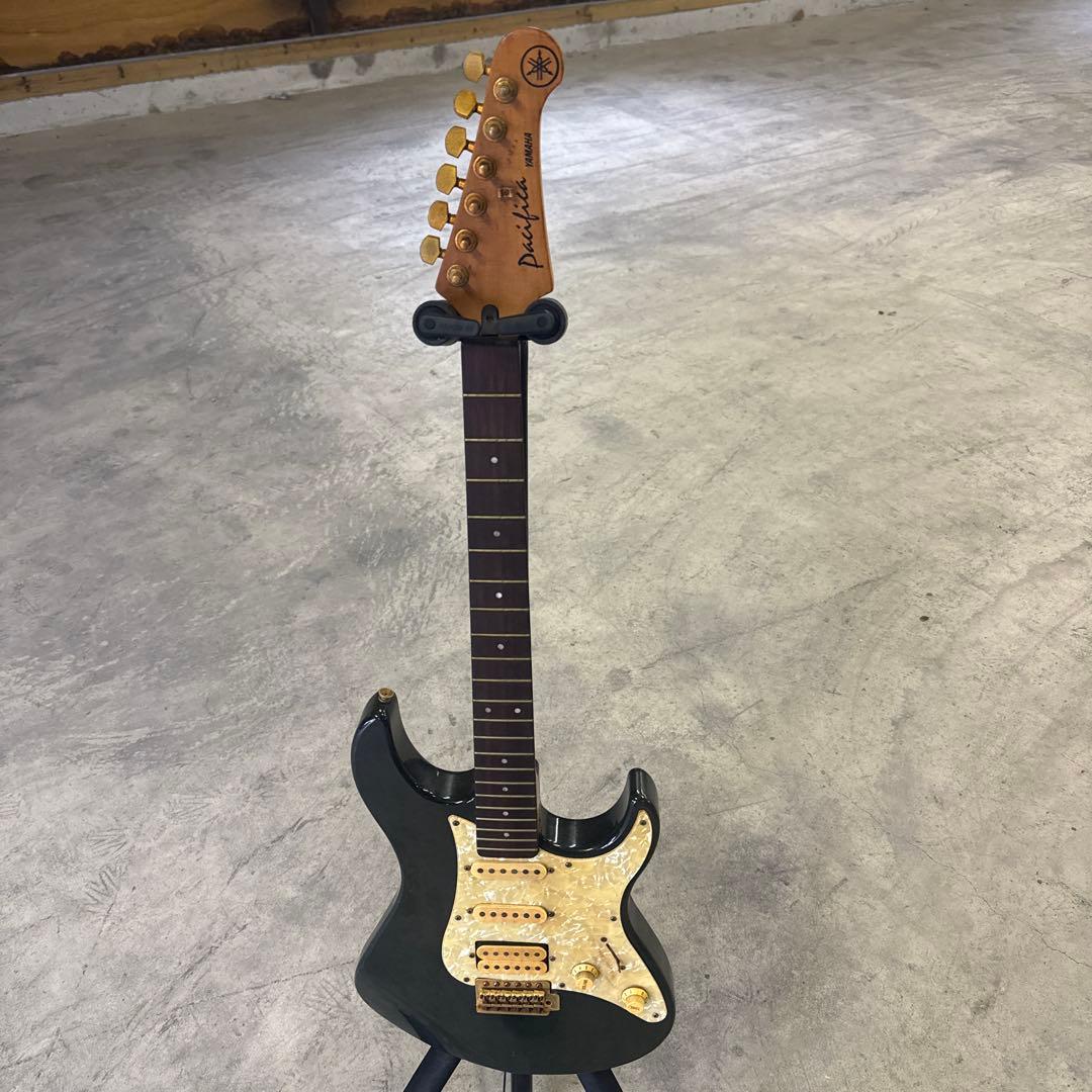 Yamaha Pacific ブラックエレキギター